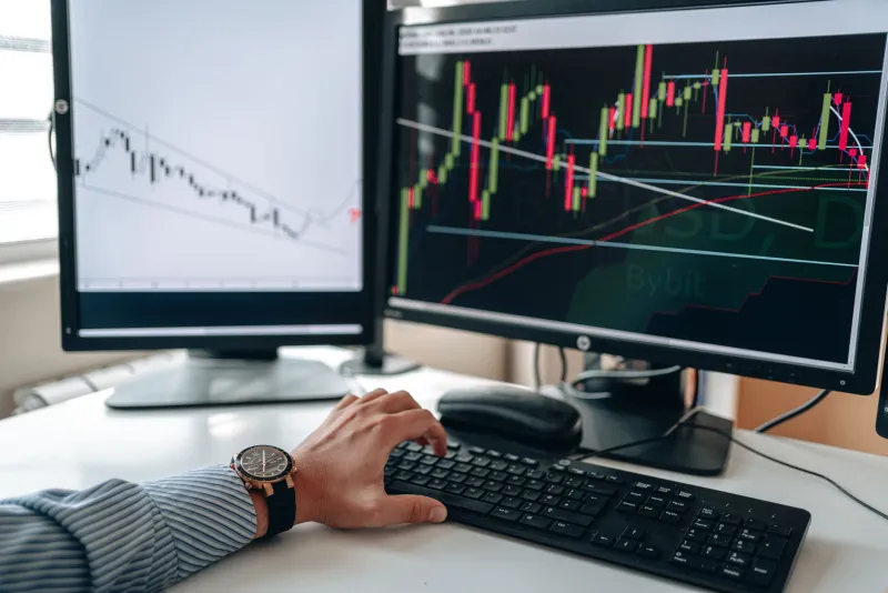 Trade Smarter, Not Harder: The Systematic Tools Professional Crypto Traders Use to Stay Ahead Without Losing Sleep