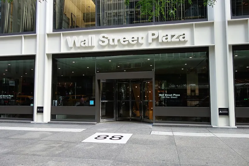 What Wall Street Insiders Actually Hold: The Hidden Gap Between Public Crypto Advice and Private Portfolios